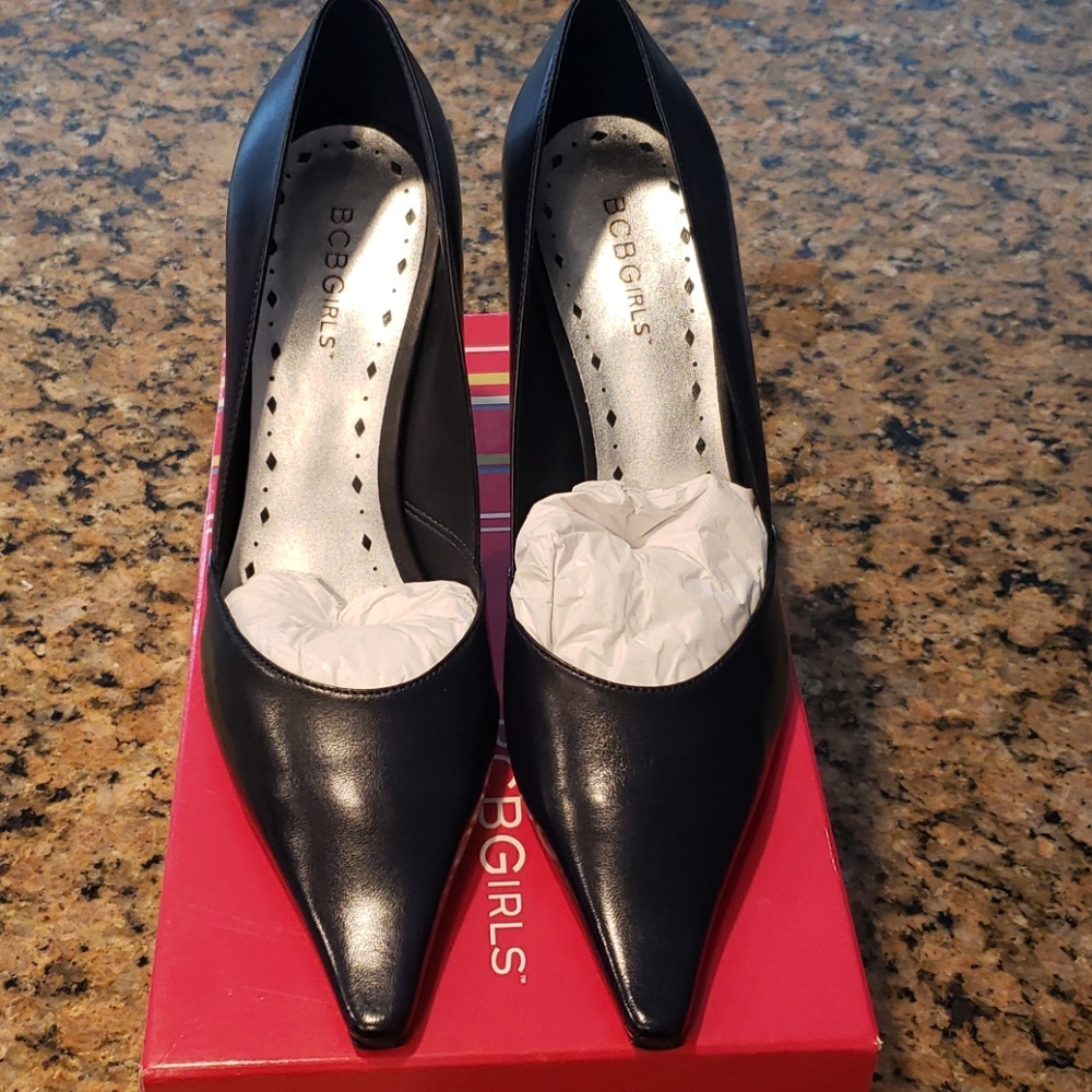 BCBG pointed toes pumps, dark navy, never worn